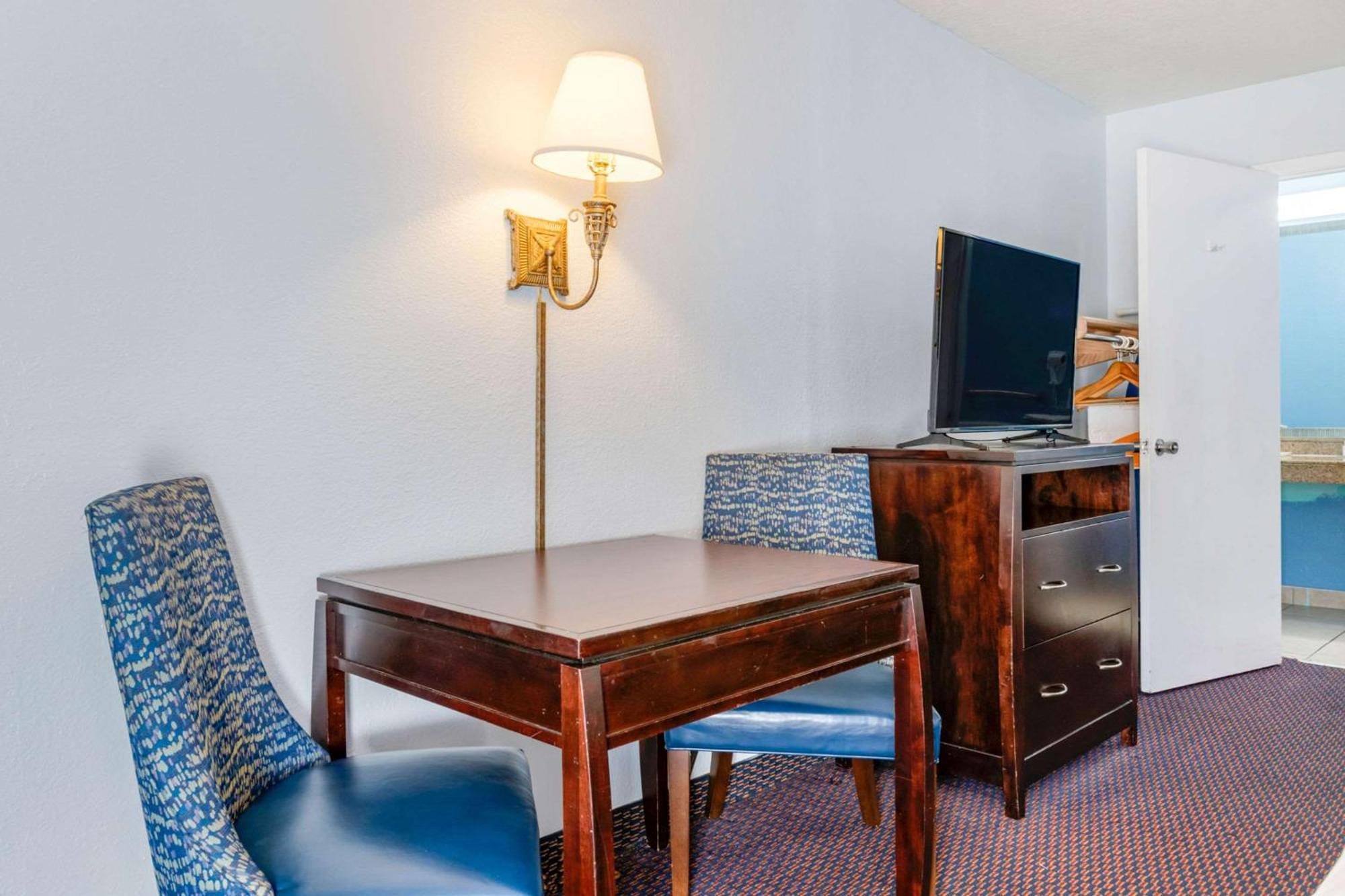 Quality Inn Sarasota North Near Lido Key Beach Ngoại thất bức ảnh